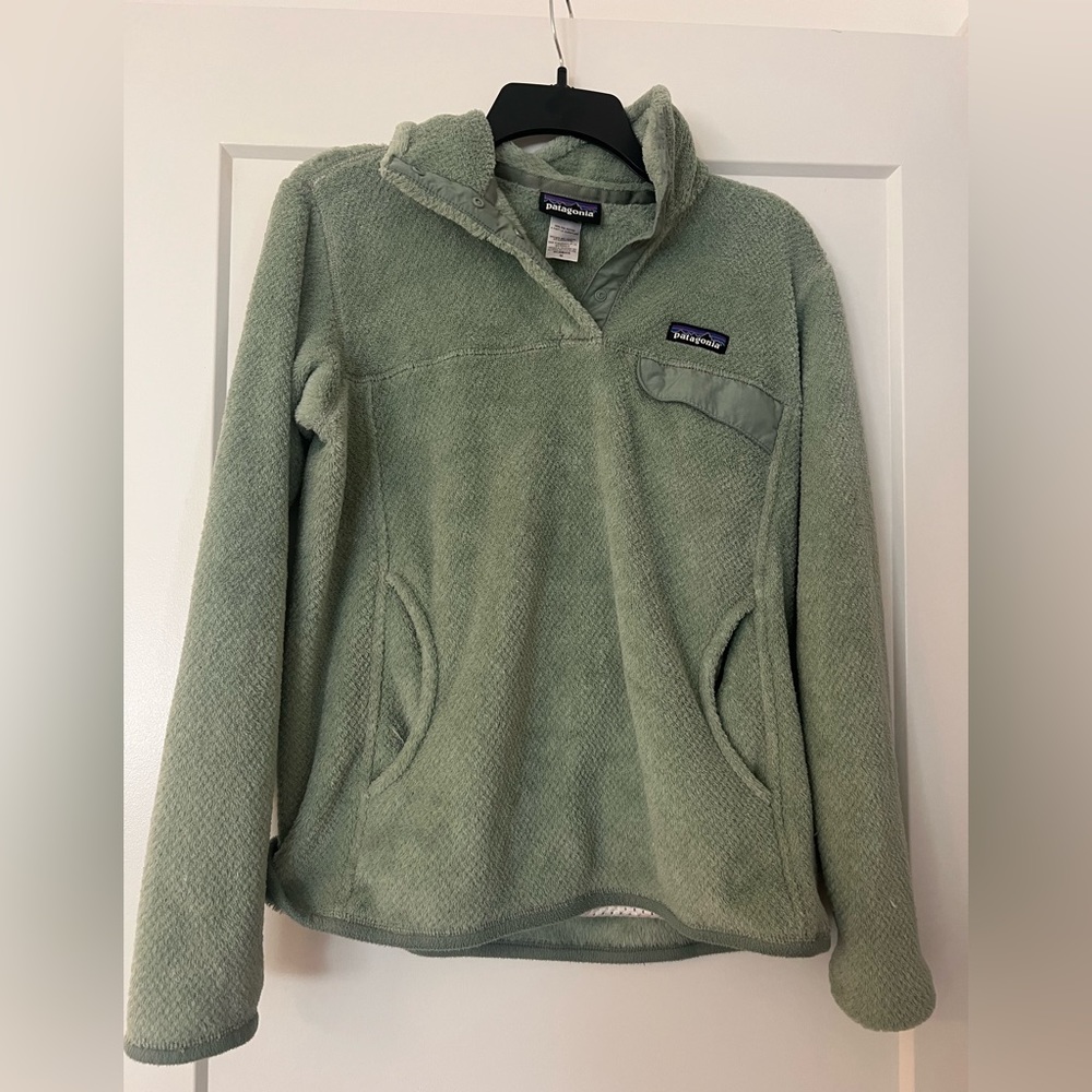 Patagonia womens pullover size medium